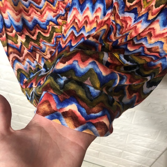 _🌼3/$30🌼the Podolls Cap Sleeve Printed Blouse  L - Picture 11 of 15